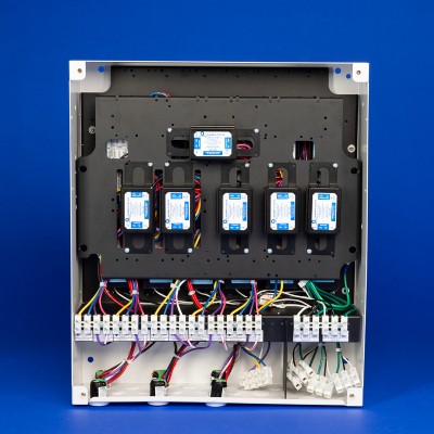 100W LED driver with integrated Lutron Athena Node. Easily programmed via Athena app, connects to Lutron controls via RF mesh network. Offers recessed or surface mounting options