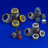 Watertight connector for QTL housings in various sizes. Features wing-nut adjustments and diverse inserts for wire sizes, ensuring a secure, adaptable connection.
